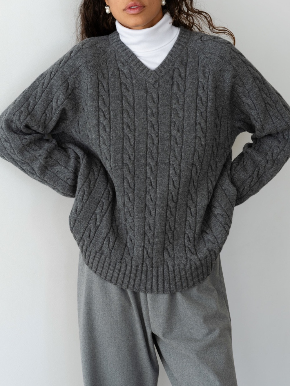DONNI The Cable V-Neck Sweater